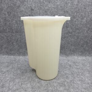 Tupperware White 2 Quart Pitcher 129-2 9-1/2 Inch Fliptop Lid 625-5 Vintage USA